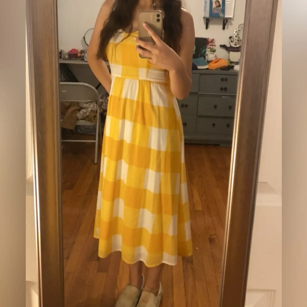 Old Navy Yellow and White Maxi Dress - Picture 3 of 3